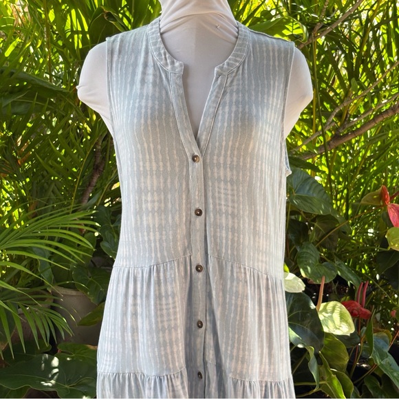 Wonderly Light blue and white Shibori style soft dress - Picture 3 of 6